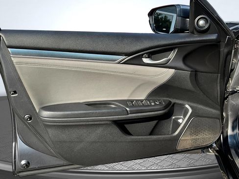 Used 2018 Honda Civic Touring image 20