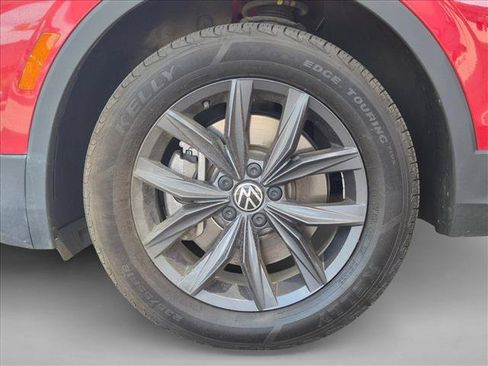 Used 2022 Volkswagen Tiguan SE FWD image 23