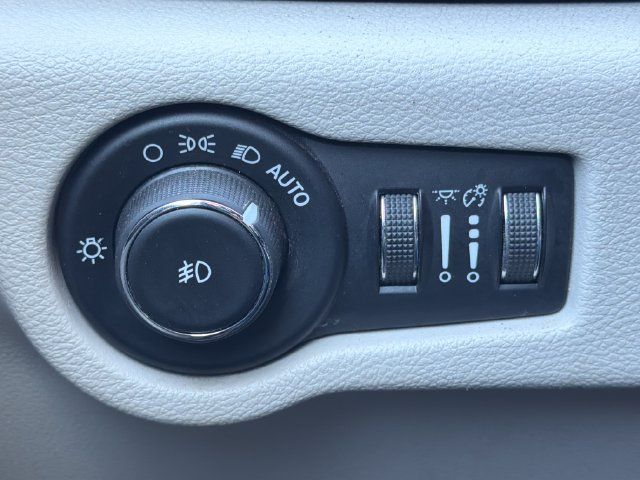 Used 2017 Chrysler Pacifica Touring-L FWD image 19