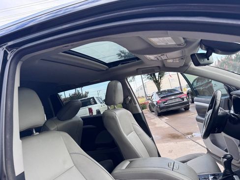 Used 2017 Toyota Highlander XLE FWD image 23