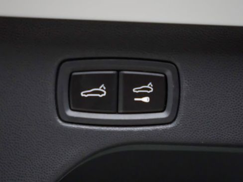 New 2025 Porsche Macan 4S Electric image 14