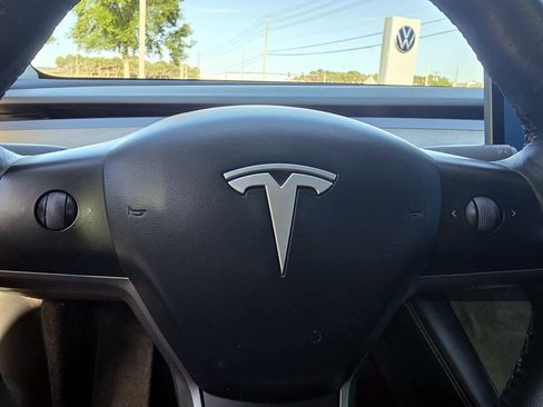 Used 2023 Tesla Model Y Long Range AWD/4WD image 12