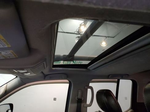 Used 2019 Nissan Frontier PRO-4X image 22