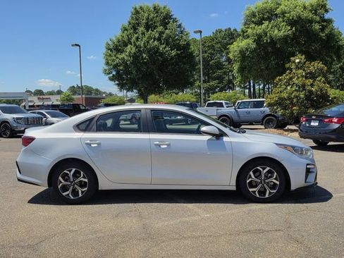Used 2021 Kia Forte LXS FWD image 3