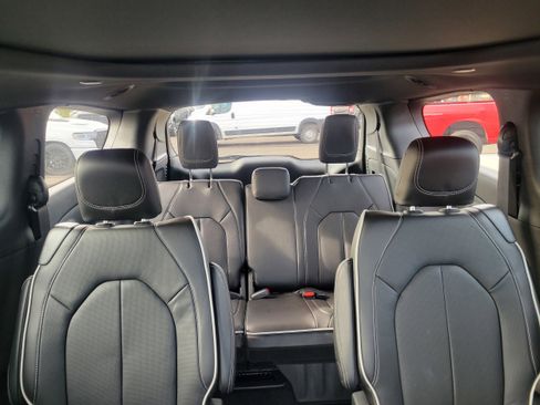 New 2026 Chrysler Pacifica Limited w/ S Appearance Package image 27