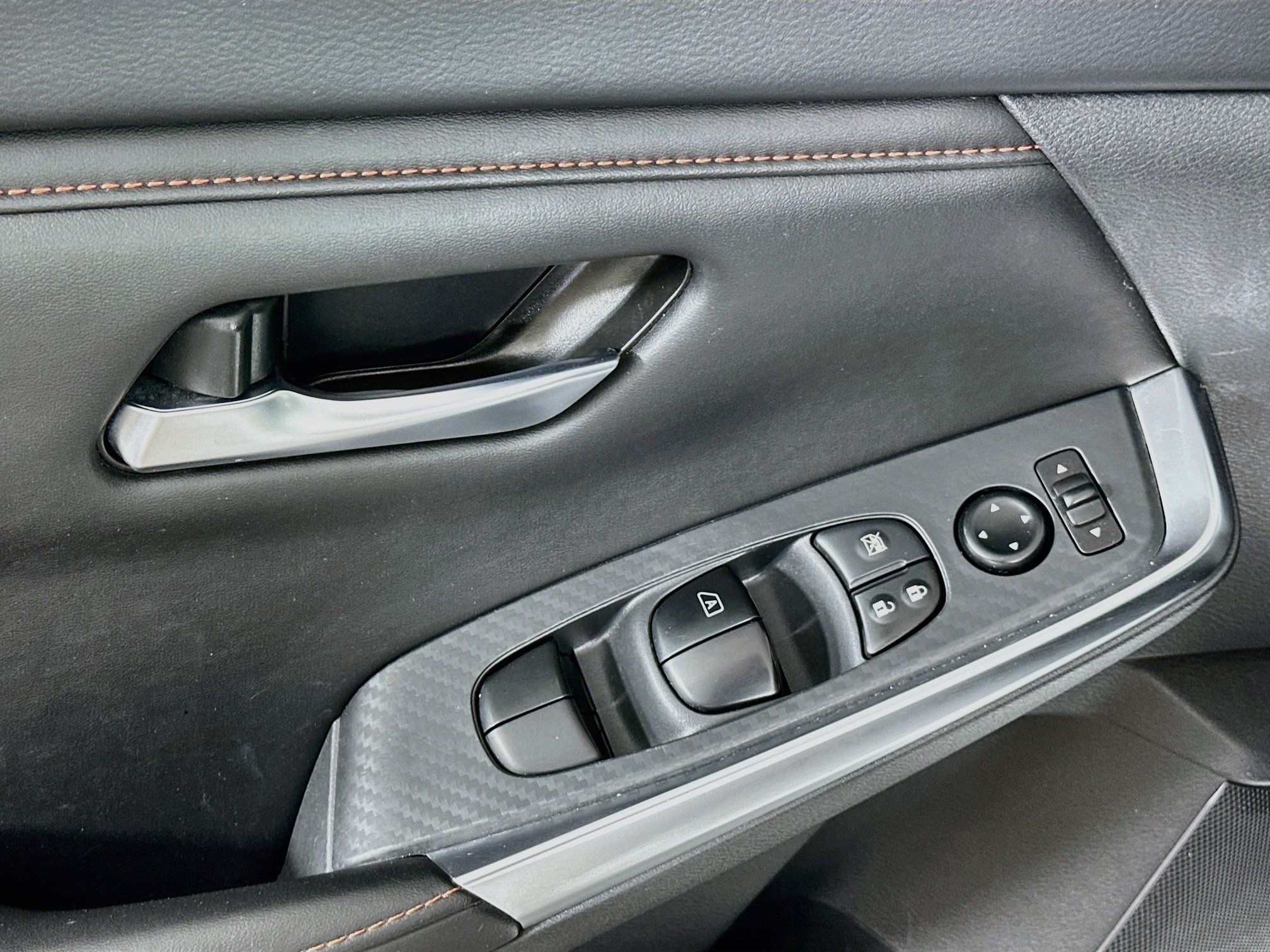 Used 2025 Nissan Sentra SR FWD image 15