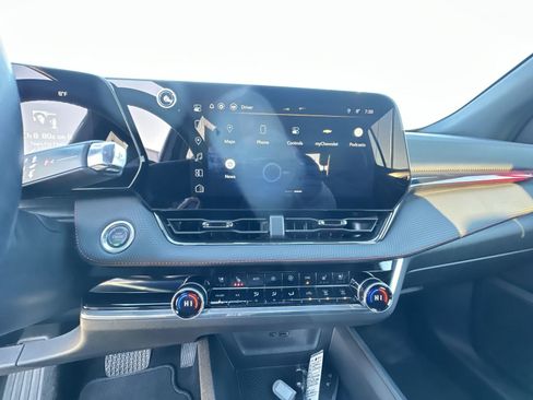 Used 2025 Chevrolet Equinox RS w/ Convenience Package III image 13