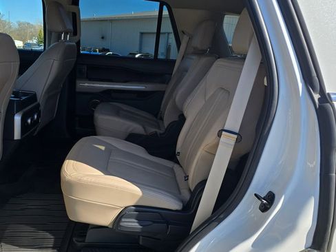 Used 2022 Ford Expedition Limited AWD/4WD image 16