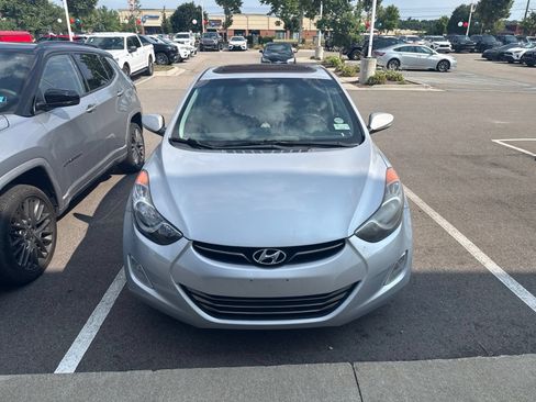 Used 2012 Hyundai Elantra Limited w/ Technology Pkg 5 FWD image 2