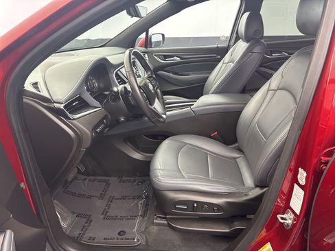 Used 2024 Buick Enclave Premium image 12