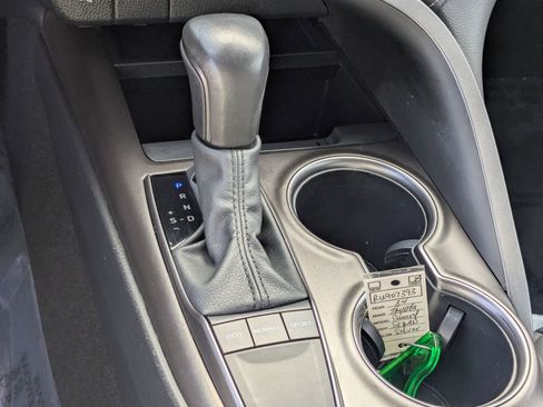 Used 2024 Toyota Camry SE w/ Convenience Package image 14