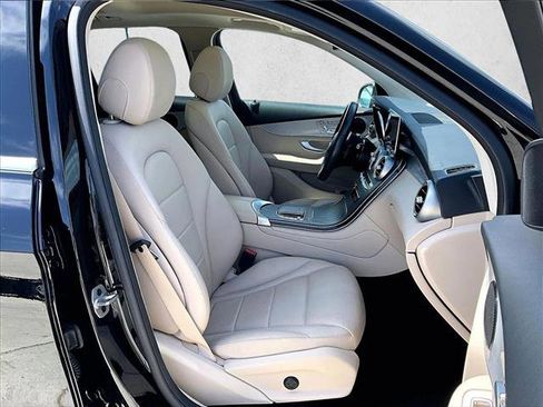 Certified 2022 Mercedes-Benz GLC 300 image 9