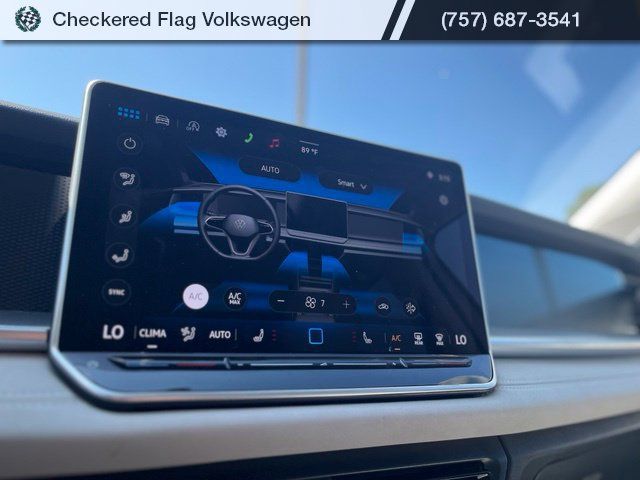 Used 2025 Volkswagen Tiguan SE FWD image 38