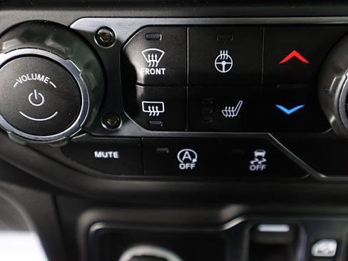 Used 2023 Jeep Wrangler Unlimited Rubicon w/ Cold Weather Group image 37