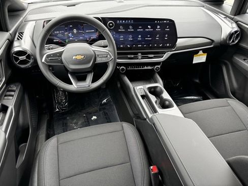 New 2026 Chevrolet Equinox EV LT image 8
