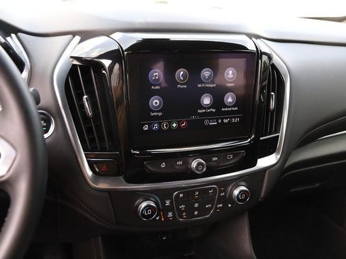 Used 2023 Chevrolet Traverse LT FWD image 18