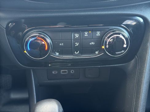 Used 2022 Buick Encore GX Preferred w/ Cold Weather Comfort Package image 24