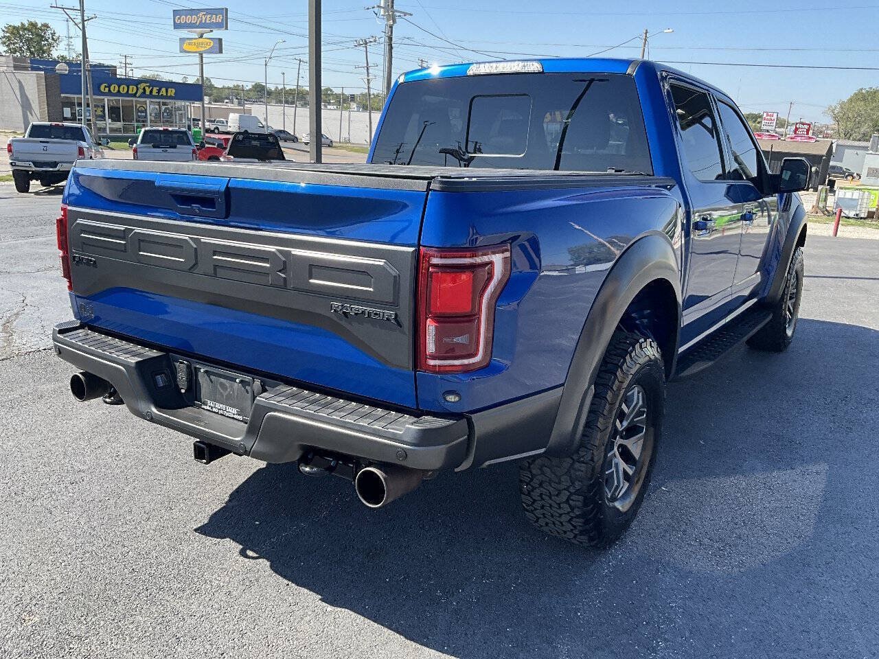 Used 2017 Ford F150 Raptor w/ Equipment Group 802A Luxury AWD/4WD image 5