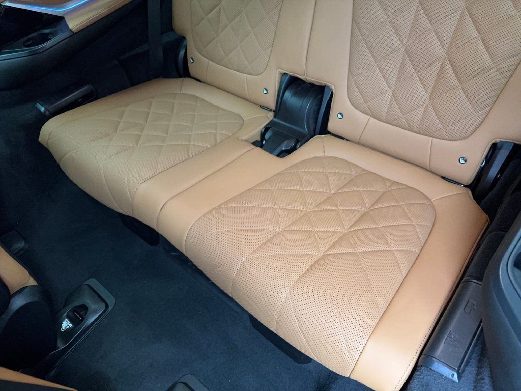 Used 2024 BMW X7 xDrive40i w/ Executive Package AWD/4WD image 42