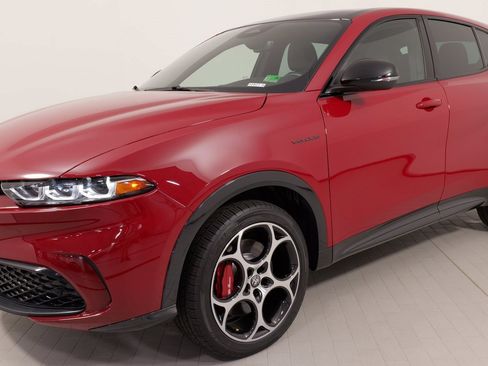 Used 2024 Alfa Romeo Tonale Veloce image 5