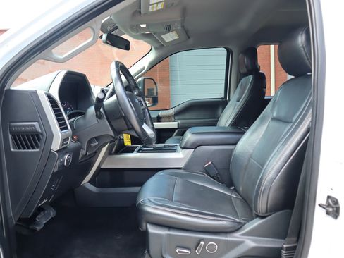 Used 2019 Ford F250 Lariat w/ Chrome Package image 10