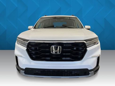 New 2025 Honda Pilot Touring image 10