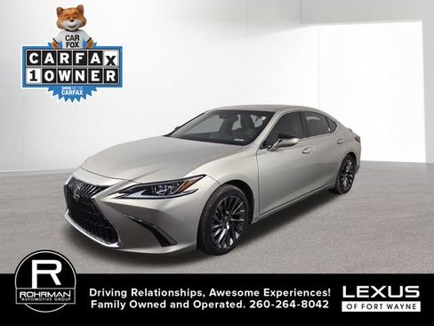 Used 2024 Lexus ES 300h 300h Luxury image 1