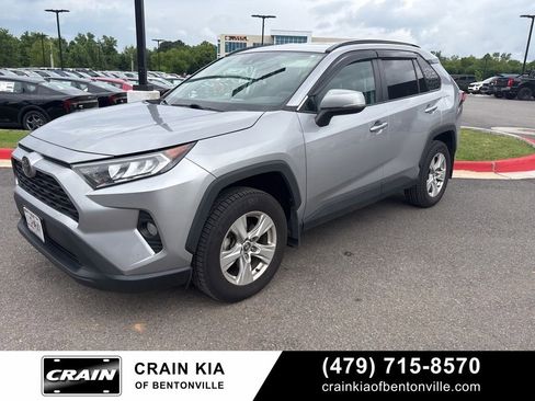 Used 2021 Toyota RAV4 XLE AWD/4WD image 14