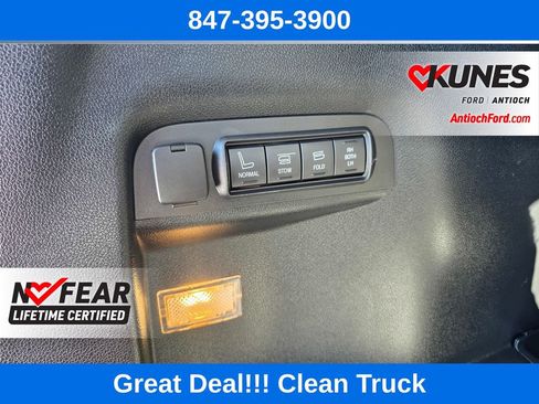 Used 2018 Ford Explorer Platinum image 14