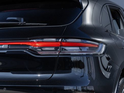 Certified 2026 Porsche Macan S AWD/4WD image 16