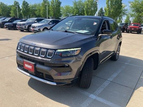 Certified 2022 Jeep Compass Limited w/ Elite Group AWD/4WD image 3
