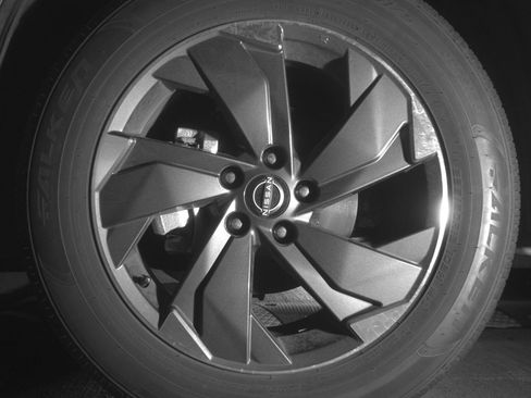 Used 2025 Nissan Rogue SV image 9