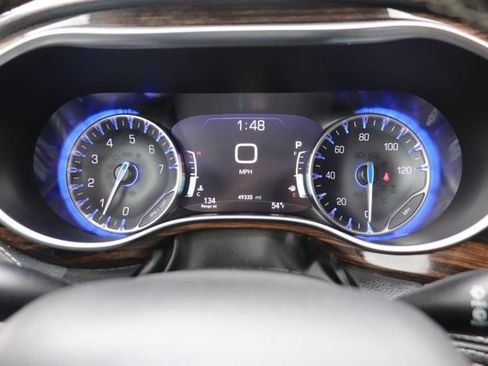 Used 2023 Chrysler Pacifica Limited image 18