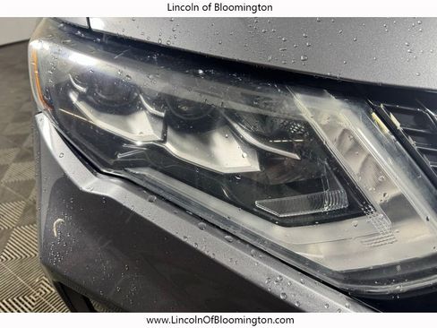 Used 2018 Nissan Rogue SL w/ Premium Package AWD/4WD image 13