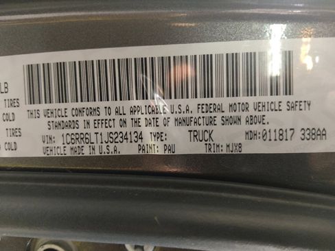 Used 2018 RAM 1500 SLT image 33