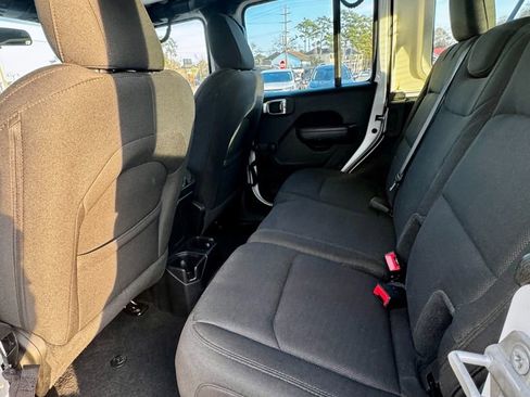 Used 2020 Jeep Wrangler Unlimited Sport image 12
