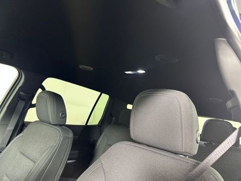 Used 2025 Chevrolet Traverse LT w/ Driver Confidence Package image 12