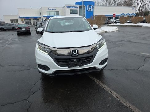 Certified 2022 Honda HR-V LX image 2