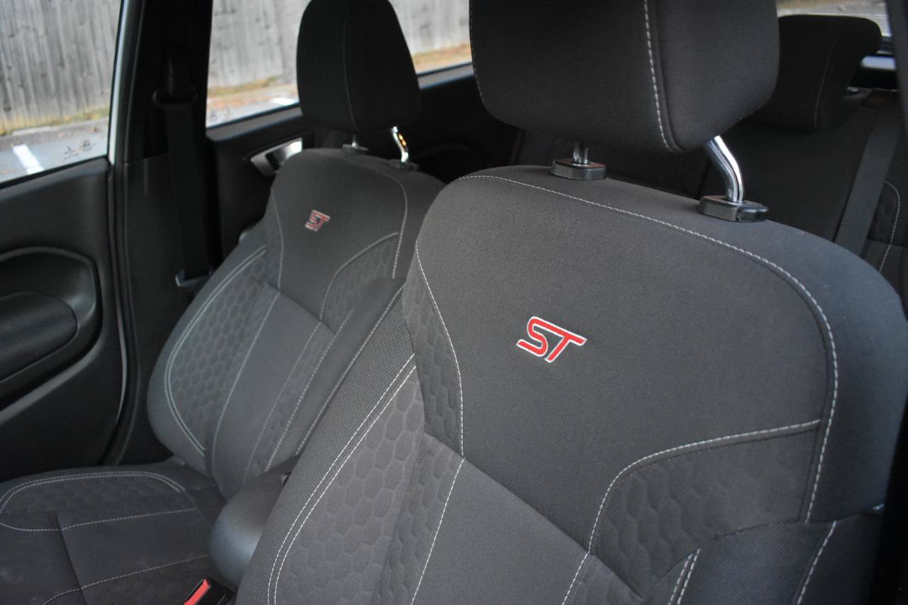 Used 2019 Ford Fiesta ST FWD image 12