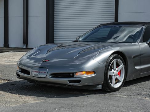 Used 2004 Chevrolet Corvette Convertible w/ Preferred Equipment Group image 4