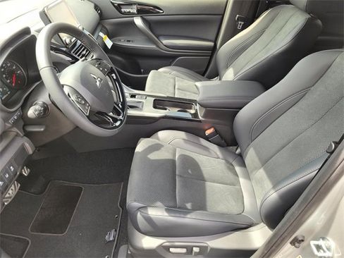 New 2025 Mitsubishi Eclipse Cross Black Edition image 17