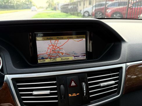 Used 2011 Mercedes-Benz E 350 BlueTEC Sedan image 37