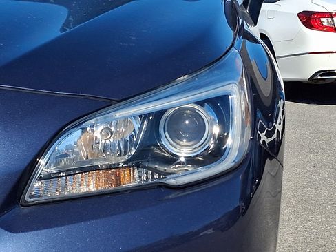 Used 2017 Subaru Outback 2.5i Limited image 9