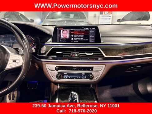 Used 2021 BMW 750i xDrive w/ Executive Package AWD/4WD image 25