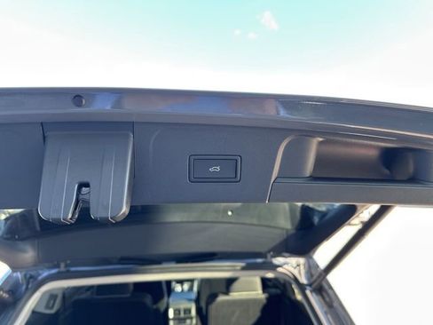 New 2026 Volkswagen Atlas SEL Premium R-Line image 9