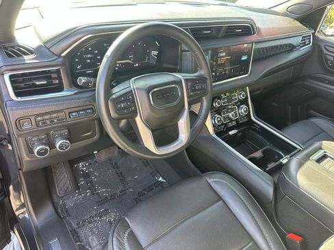 Used 2023 GMC Yukon Denali image 9