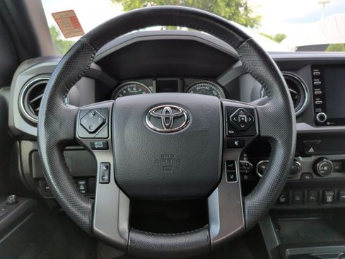 Used 2020 Toyota Tacoma TRD Off-Road w/ Technology Package AWD/4WD image 22