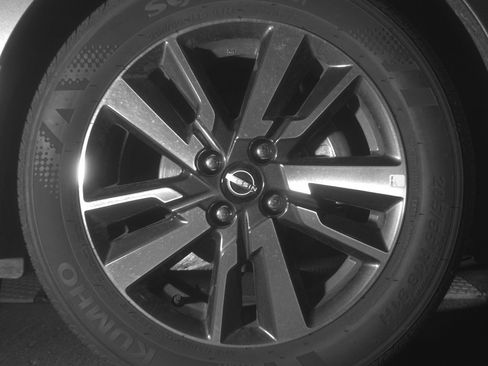 Used 2025 Nissan Versa SV FWD image 13