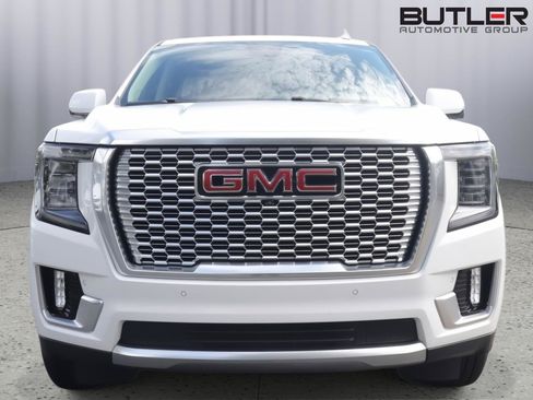 Used 2024 GMC Yukon XL Denali RWD image 2
