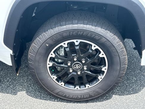 New 2025 Toyota Tundra SR5 w/ TRD Off-Road Package AWD/4WD image 12